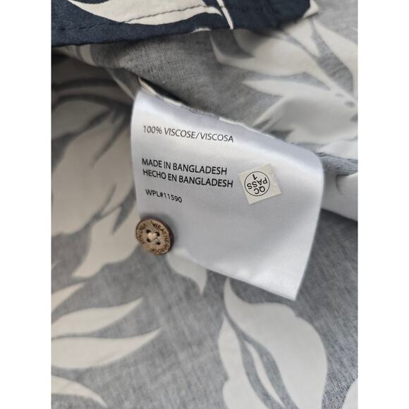 Weatherproof Vintage Navy Blue White Floral Hawaiian Shirt Men’s Size S Viscose - Picture 9 of 10